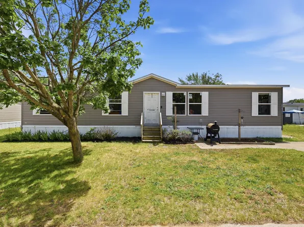 14290 Newport Dr, West Olive, MI 49460