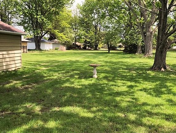 4th image of 7555 Malibu Dr