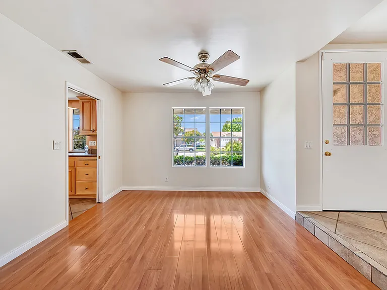 156 Appletree Ave — Photo 6