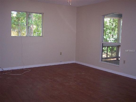 2nd image of 914 Plaza St