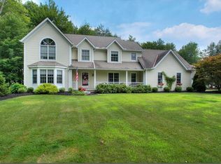 9487 Airlane Dr, Macedonia, OH 44056