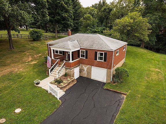 3rd image of 7116 Willowdale Dr