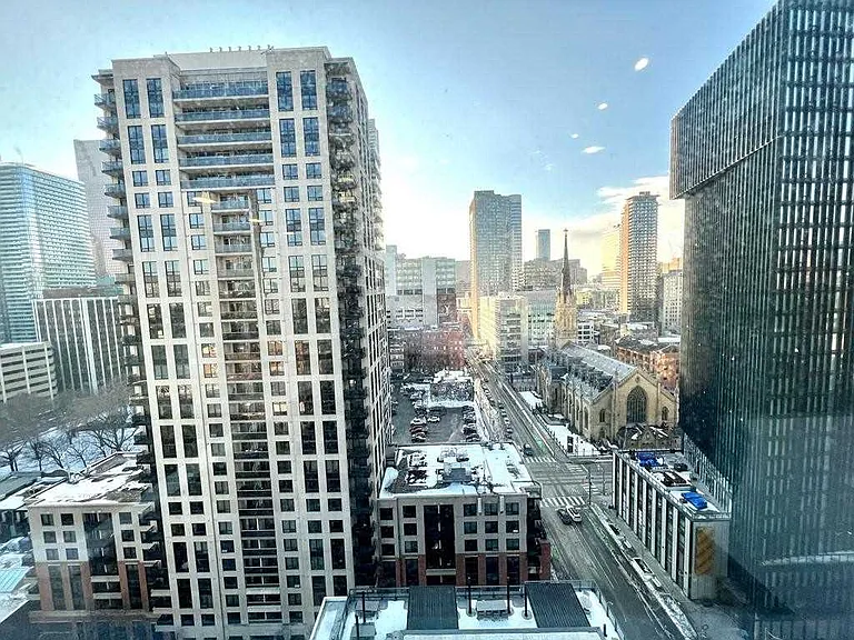75 Shuter St #2015 — Photo 29