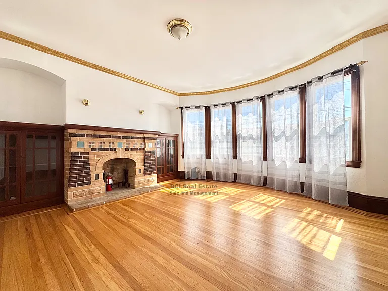 115 Concord St — Photo 2