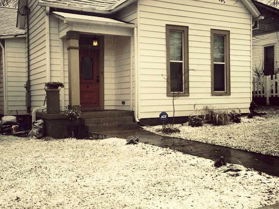 2nd image of 812 Stockell St