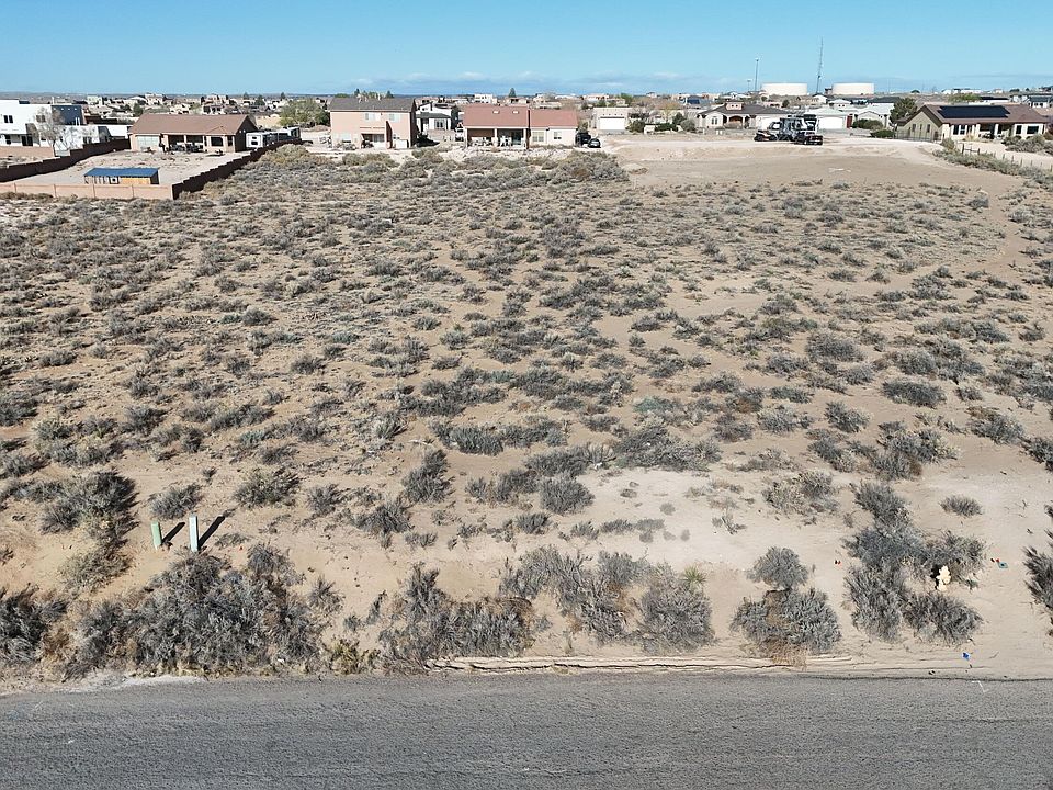 1st image of 801 8th St NE