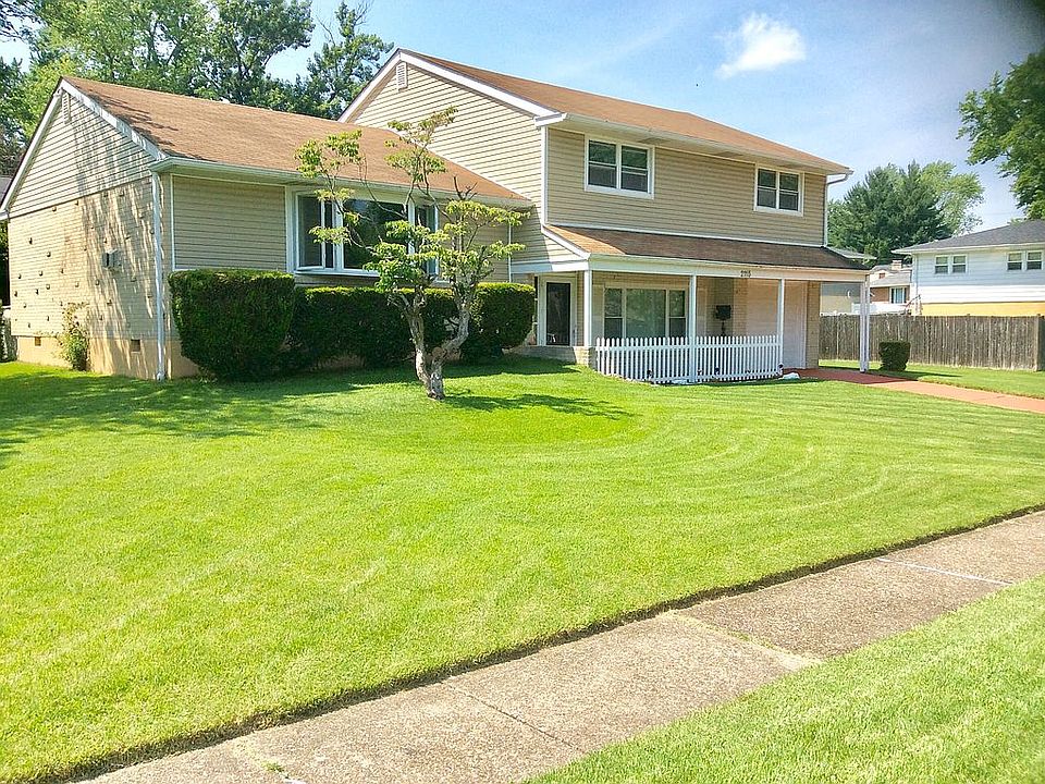 4 Bedroom 3.5 Bath
