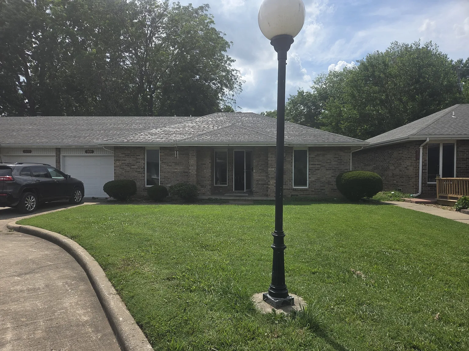 2051 South Kentwood Avenue — Photo 2