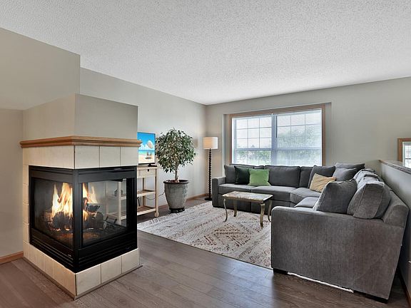 4th image of 5175 Fairpoint Dr N
