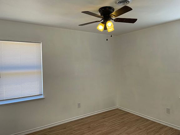 5th image of 704 W Lincoln Ave