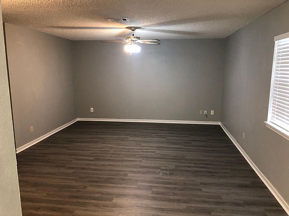 5th image of 613 N Kinney Ave #D