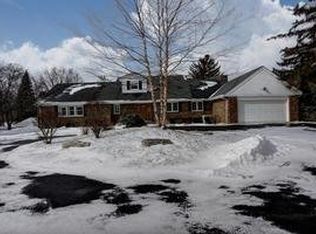 29137 N Fairfield Rd, Mundelein, IL 60060