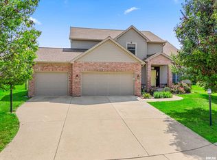 52 Shiloh St, Morton, IL 61550