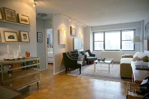 Rented by Hecht Group | media 29