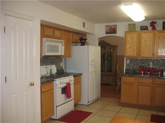 5th image of 6105 Camden Lake St