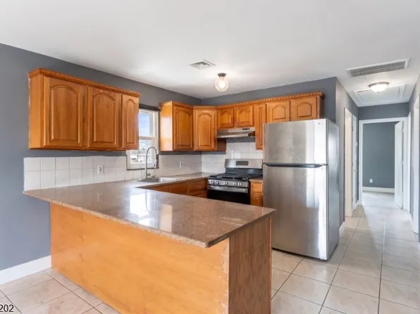 363 Summer St, Paterson City, NJ 07501