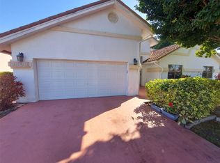 9408 Sun Pointe Dr, Boynton Beach, FL 33437