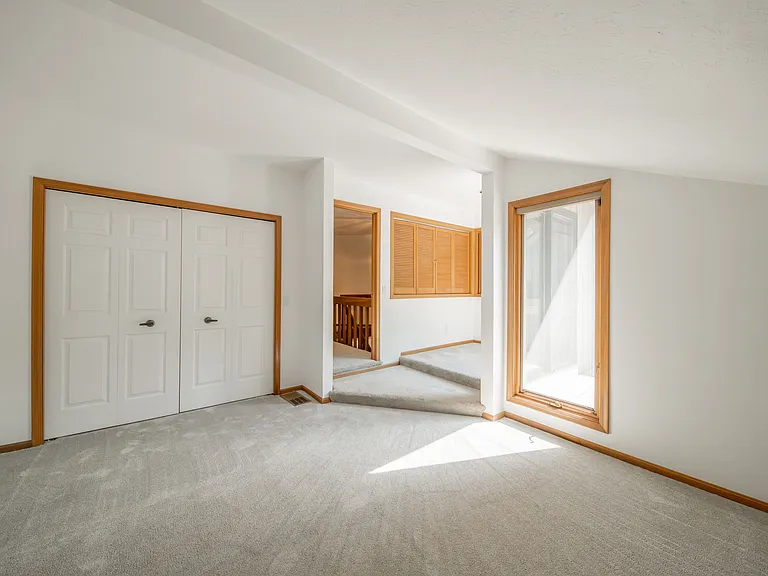 5751 Som Center Rd — Photo 23