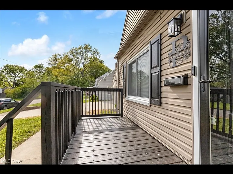 67 Pierce Ave — Photo 4