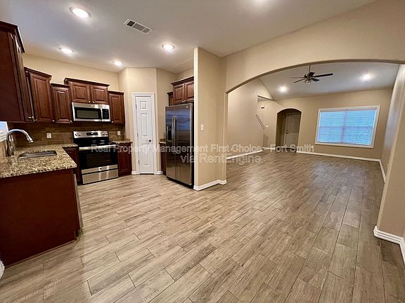 4th image of 6803 Maribette Rd