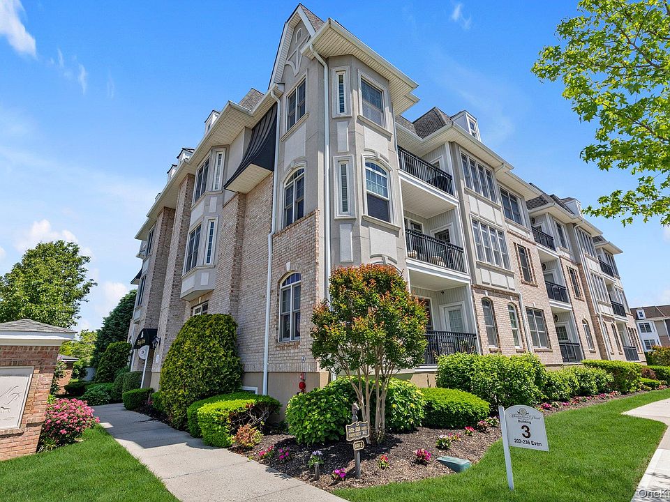 1st image of 236 Roosevelt Way