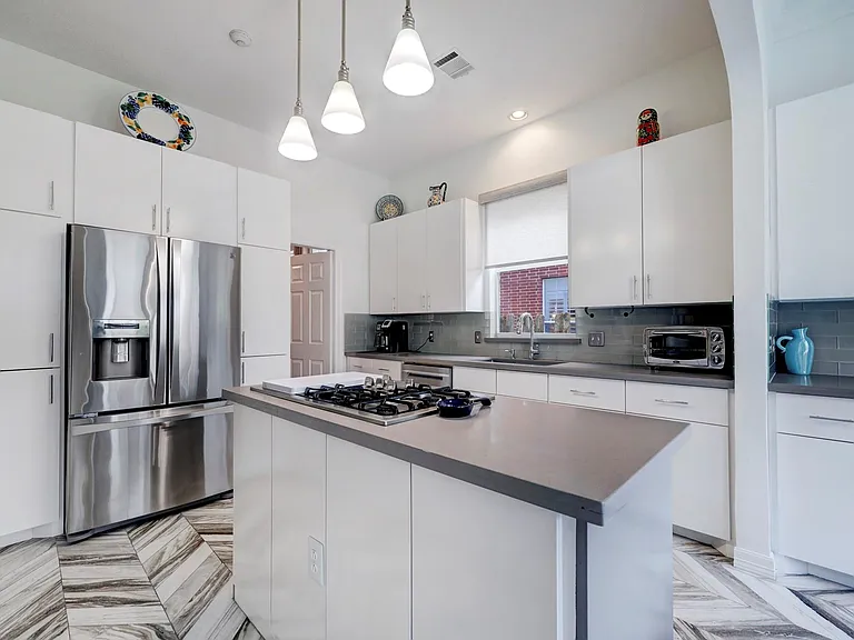 4402 Holt St — Photo 10