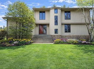 227 Springhouse Dr, Clairton, PA