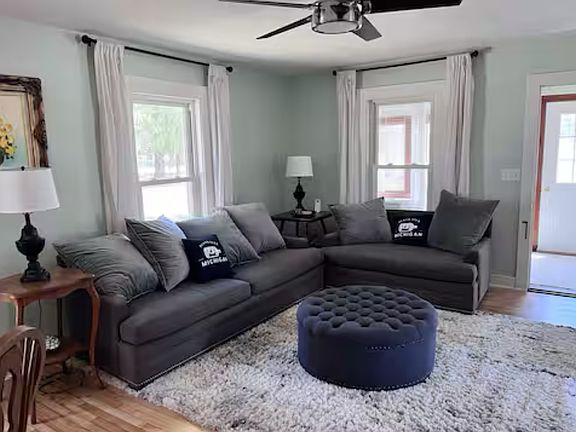 5th image of 336 Sands St