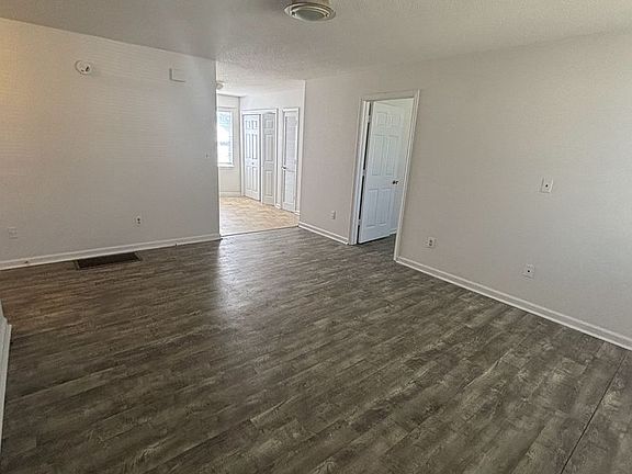 3rd image of 233 Newark Cir