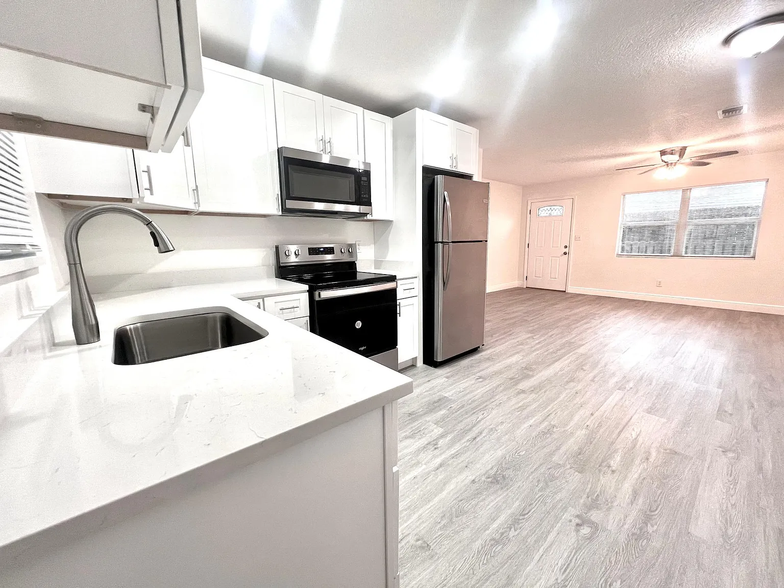 765 Hudson St — Photo 4