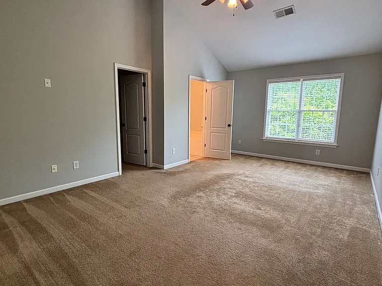 402 Beaumont Cir — Photo 10