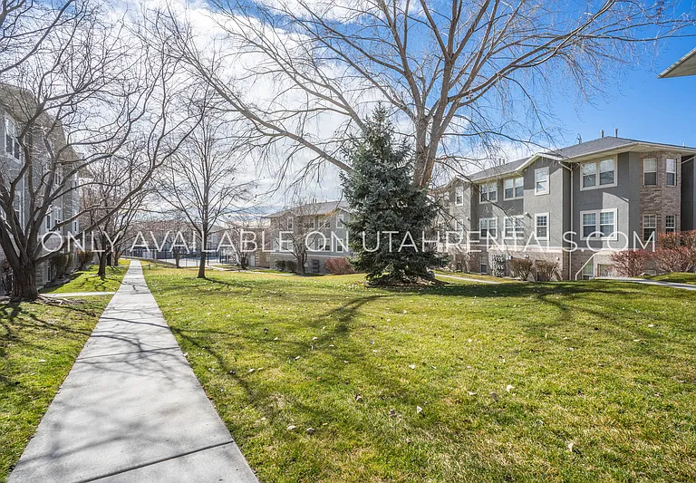 455 Belmont Pl #164-2 — Photo 23