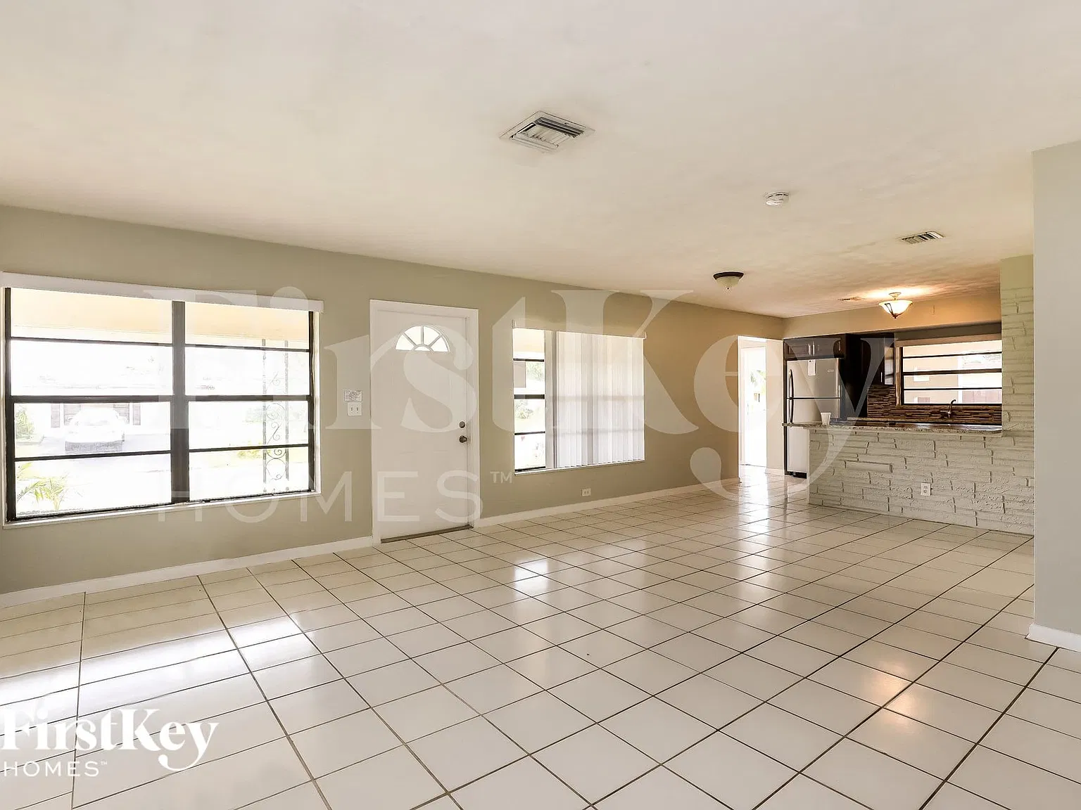 3 bed, 2.0 bath, 1659 sqft, $3,495 — Photo 3
