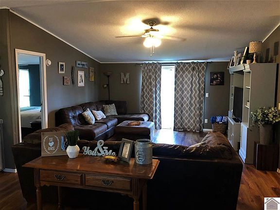 3rd image of 102 Dunnigan Ln