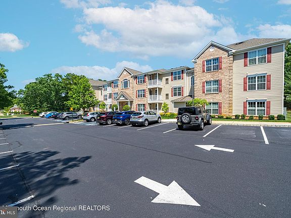 3rd image of 122 Sophee Ln