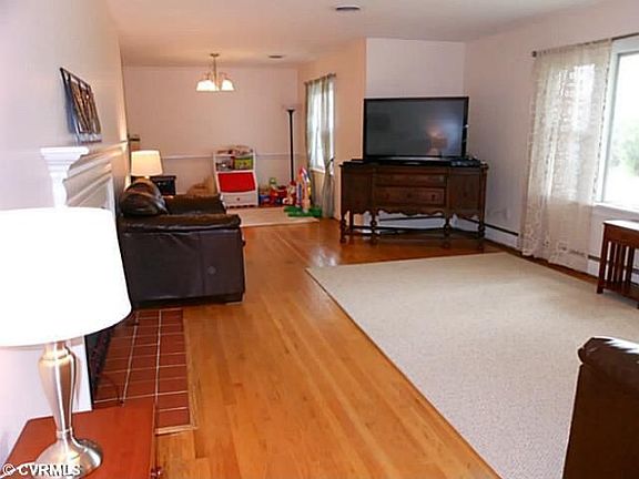 huge family room to dining r