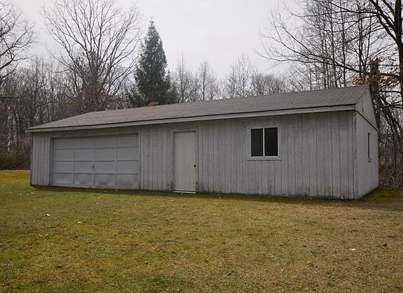 5th image of 1065 Jordan Ln