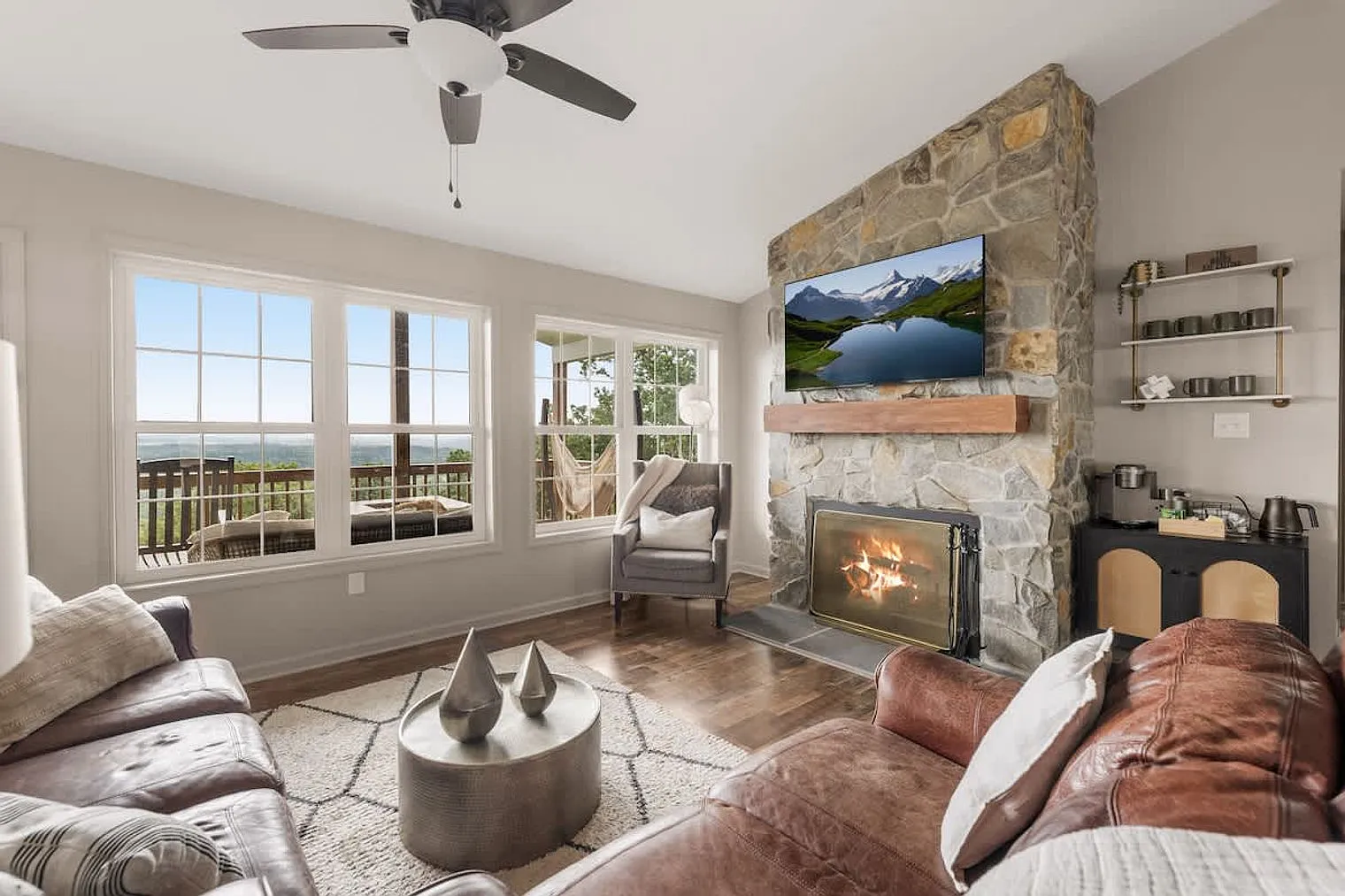 4 bed, 3.0 bath, $5,353 — Photo 1