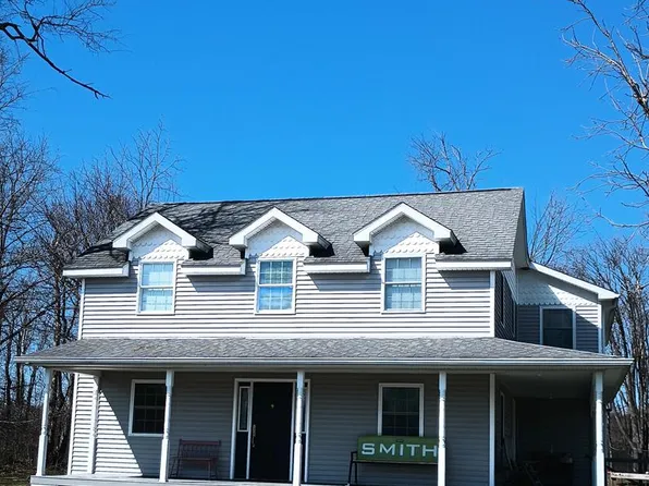 1097 Tarklin Rd, Cranberry, PA 16319