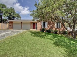 6802 Silvermine Dr, Austin, TX 78736