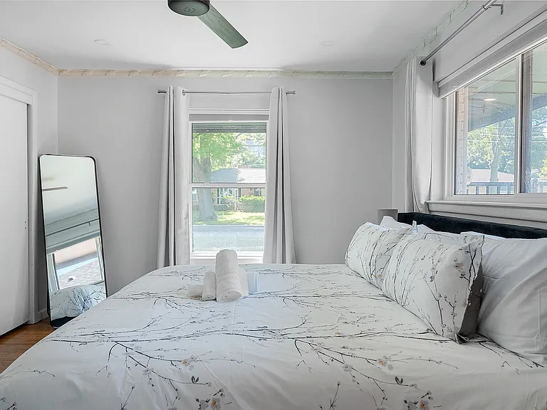 3439 Holliday Dr — Photo 15