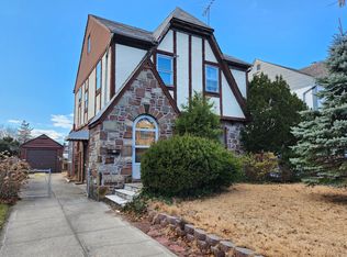 8706 248th St, Bellerose, NY
