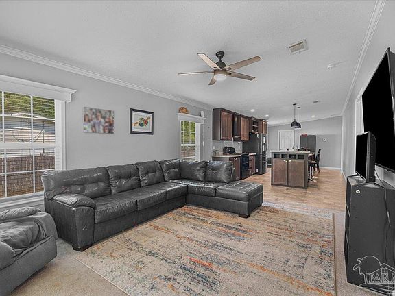 5th image of 5144 Pauline St