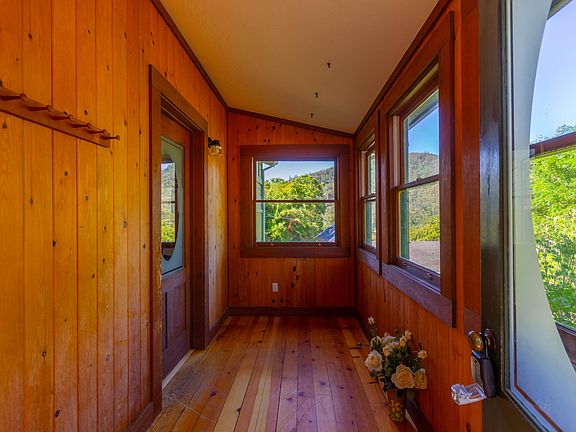 3rd image of 603 Dardanelles St
