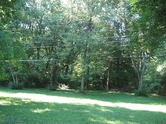 3rd image of 372 Tamarac Trl