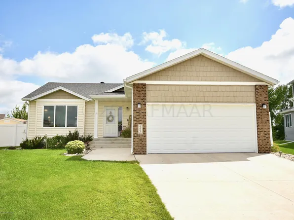 6680 Deer Creek Pkwy S, Fargo, ND 58104