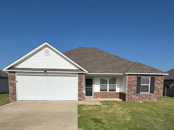 3816 Churchill Dr, Jonesboro, AR 72404