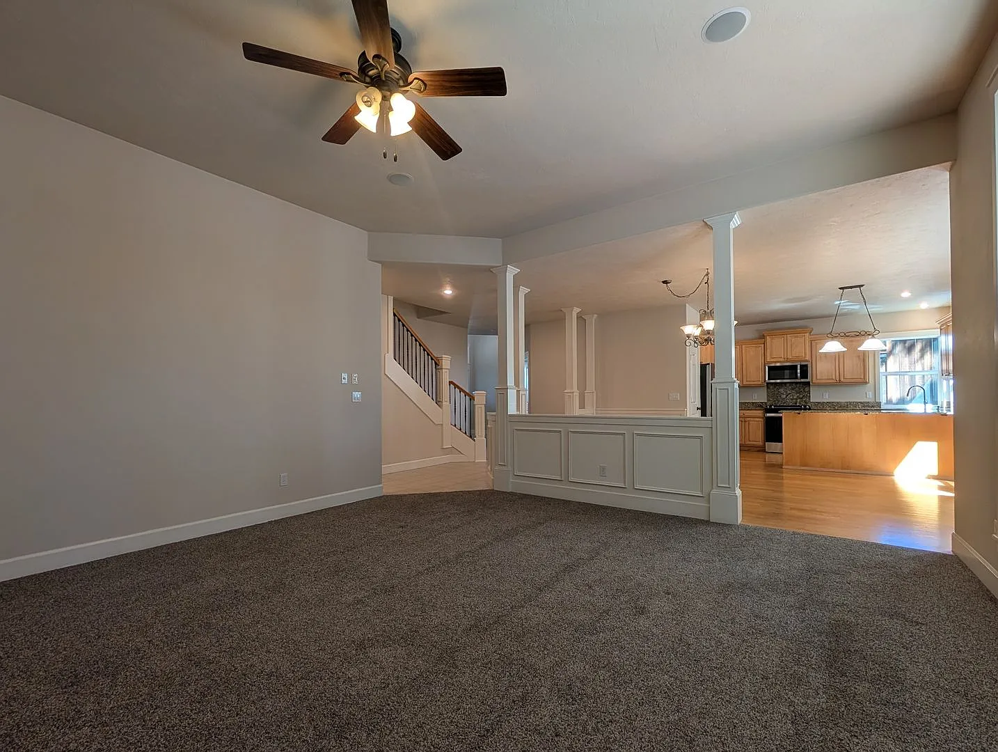 Gorgeous 3+ Bedroom, 2.5-Bath Home With 2934sf In Springfield! — Photo 3