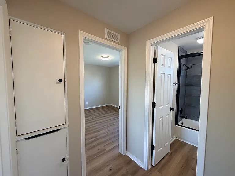 2026 Ellsworth St #2026 — Photo 3