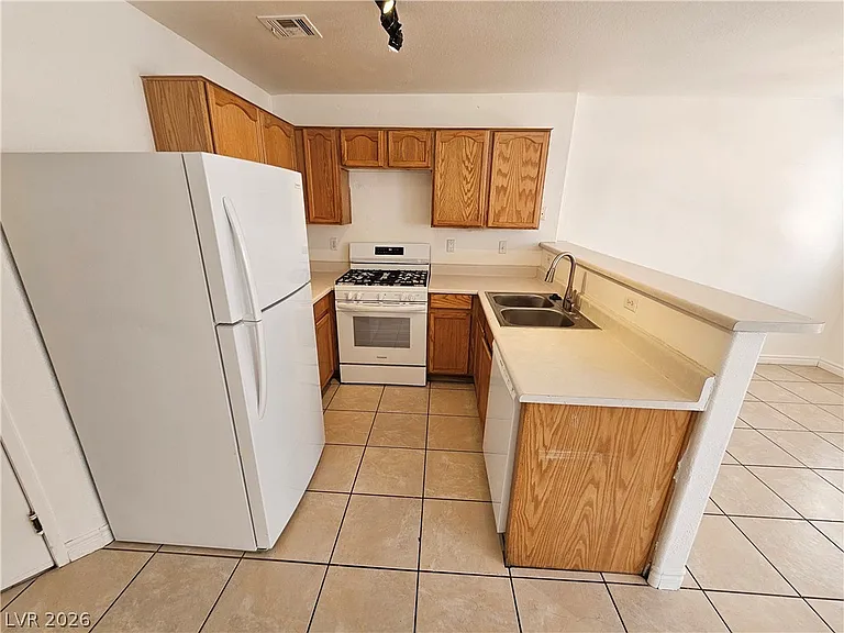 2521 Sierra Luna Ave #101 — Photo 7
